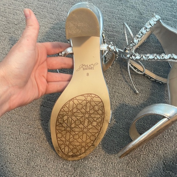 Badglby Mischka jewel silver shoes. - Picture 3 of 3